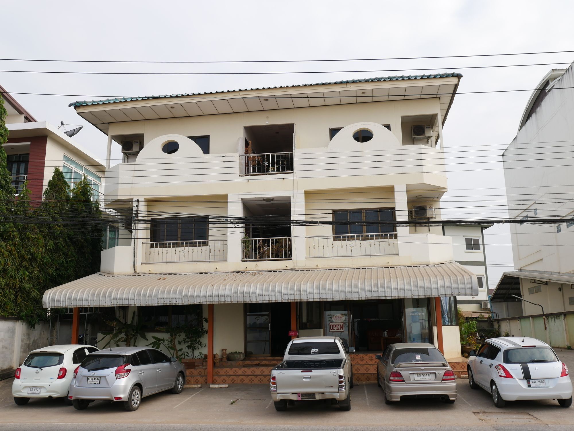 Phuttipong Apartment ขอนแก่น ภายนอก รูปภาพ